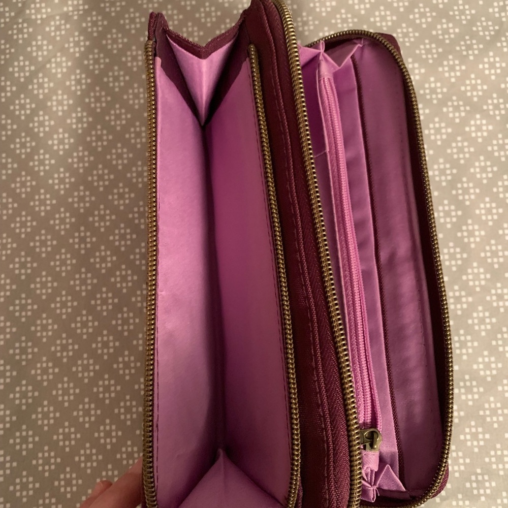 NWOT RFID Blocking Travelon Dark Plum Wallet Clutch Never Used - Picture 4 of 4